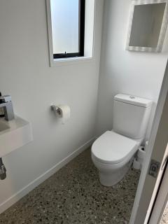 Guest House with a Stunning View - Frankton - 1