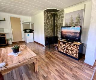 Rustic Haven Bed and Breakfast near Klarälvsbanan and Swimming area - Munkfors - 1
