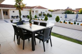 Reshkov Pool Apartments - 6
