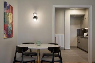 Little Gem: Modern Urban Retreat - Athen - 7
