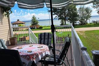 4 Seasons Lakeview Cottage w/ Private Boating Dock - 8