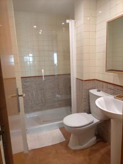 FEMALE ONLY Pinar de Chamartin room - Madrid - 6
