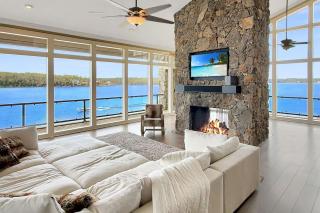 Iconic Glass Mansion - Huge Views - Best Location - Osage Beach - 8