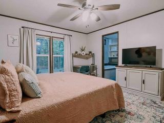 Logan Landing - Texanna - 2