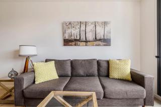 Abbotsford Short Stay Luxury Style & Location - 4