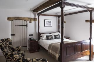 Tudor Farmhouse Hotel - 5