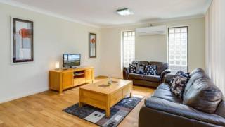 Peaceful Waterfront, wheelchair accessible - Stunning Location for Family Holiday - Sanctuary Point - 2