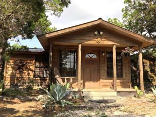 Rockin' B Ranch Love Shack - Pipe Creek - 0