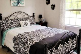Cozy Getaway - - 5