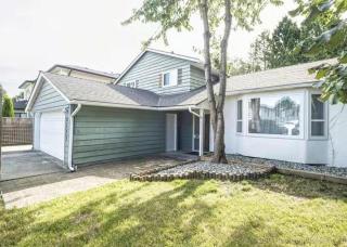 private room with queen bed in richmond 202 - 4