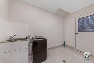 KozyGuru / Austral / 5Bed House / NAU015 - Horningsea Park - 7