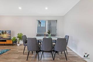 KozyGuru / Austral / 5Bed House / NAU015 - Horningsea Park - 2