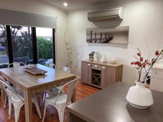 Lakeside Living - Eden - 0