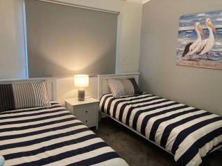 Lakeside Living - Eden - 4