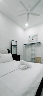 ZR D'Jembal Homestay, Gong Badak - 9