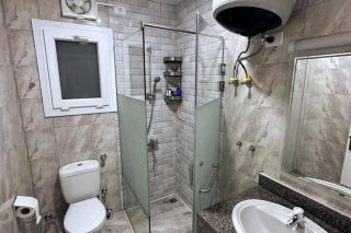 2 Bed Flat - Sleeps 6 - Pool - Parking - Wifi - 5