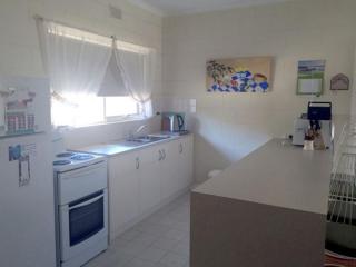 Comfortable Unit Close to the Beach - Victor Harbor - 5