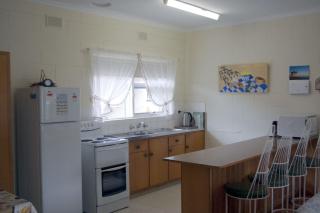 Comfortable Unit Close to the Beach - Victor Harbor - 4