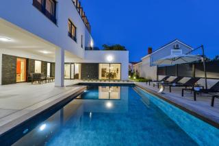 CROWONDER Mila Prestige Villa with Heated Swimming Pool, Jacuzzi and Sauna - Zaton - 7