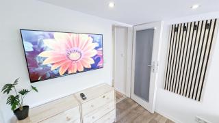 ALFA Ludwigsburg City Apartment 3 Zimmer für 5 Personen l Parkplatz l Bad I Küche l WIFI & SmartTV l Parking l Bathroom l Kitchen - 2