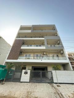 The Empire Suites 1RK Near Max & Fortis Hospital - Gurgaon - 8