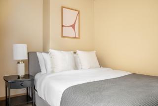Queen Anne 1br w gym wd lounge roof deck SEA-574 - Seattle - 3
