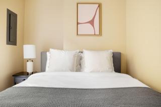Queen Anne 1br w gym wd lounge roof deck SEA-574 - 2