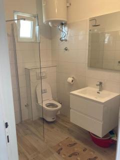 Apartman s kuhinjom i privatnom terasom u centru - Murter - 2