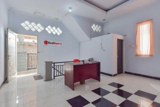 RedDoorz Syariah near Ramayana Mall Tarakan - Tarakan - 5