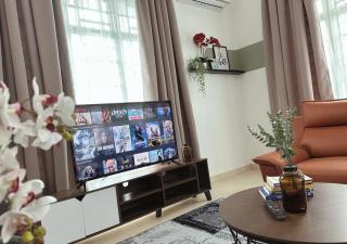 Beautiful 4BR Villa Private Pool - Kuantan - 2