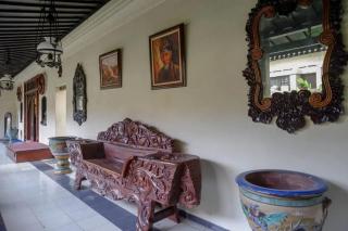 Cakra Homestay Solo Mitra RedDoorz - Solo - 8