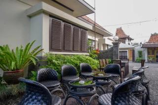 Cakra Homestay Solo Mitra RedDoorz - Solo - 6