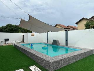 Beautiful 4BR Villa Private Pool - Kuantan - 8