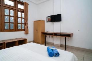 Puri Saras Bintaro Syariah Mitra RedDoorz - Jurangmanggu - 4