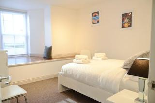 Modern 1 bedroom apartment close to Penzance town centre. - Penzance - 1