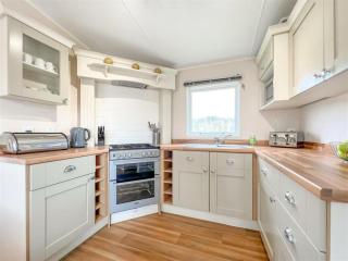 Pottsville Cabin Sleeps 4 with Deck - 4