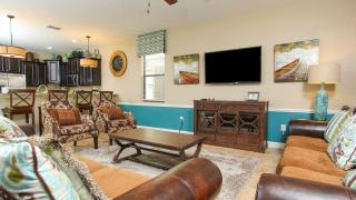 1405 Thunderbird - Davenport - 8