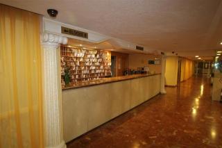 Luxurious 1 bed apartment with 5 pools & gardens. - 2