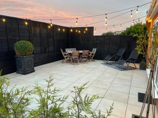 *BRAND NEW* Luxury Country Lodge - 6