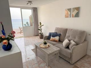 Ocean Views - Beach Apartment - 0