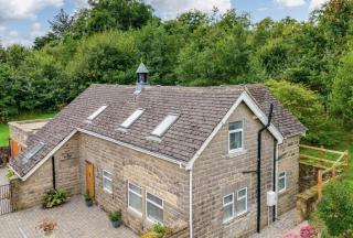 Roundhill Coach House - - 8