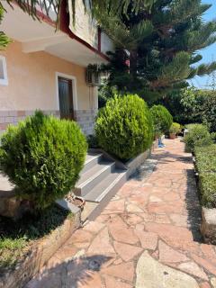 Elias Guest House - Sarandë - 0
