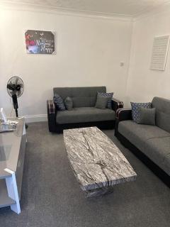Gorgeous 5 bedroom house - Hither Green - 0