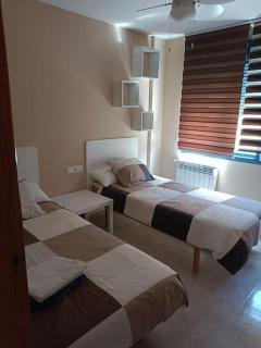 Bonito adosado en zona muy tranquila - 1