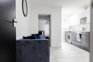 Chic Urban 2 Bedroom Apartments - Cardiff - 1