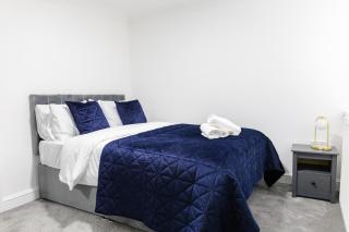 Chic Urban 2 Bedroom Apartments - Cardiff - 3