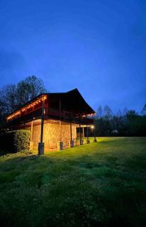 Spectacular MTNS Views with PRIVATE HOT TUB with Pool Table and Private Pond - Sevierville - 6