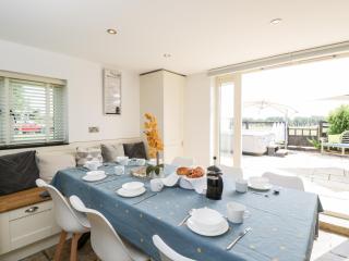 2 Dewars Farm Cottages - 3
