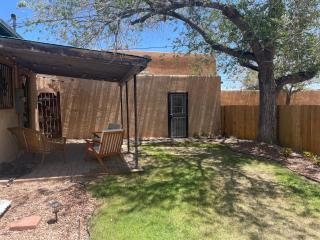 Vintage charm vacation home with modern comforts near Old Town - Albuquerque - 8