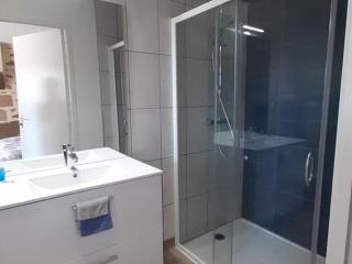 Longère rénovée avec charme, 5 chambres, grand jardin, proche du village, idéale pour 15 pers. - FR-1-410-355 - 9